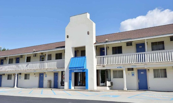 Brattleboro Hotel | Travelodge by Wyndham Brattleboro VT