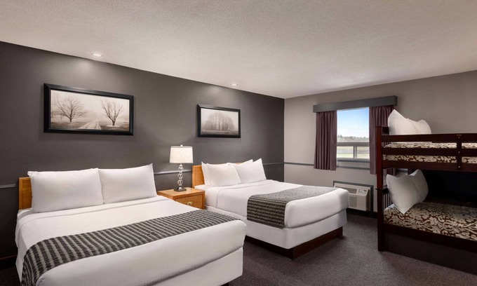 Brandon Hotel | Travelodge by Wyndham Brandon