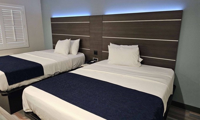 Northwest Anaheim Hotel | Travelodge by Wyndham Fullerton Near Anaheim