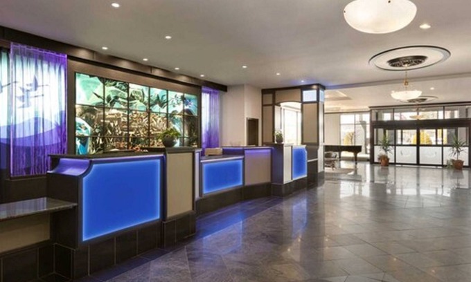 Plateau Hotel | Travelodge by Wyndham Hotel & Convention Centre Quebec City