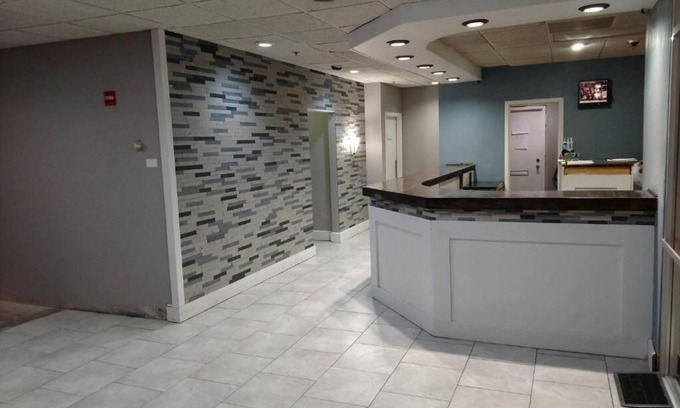 Lincoln Hotel | Travelodge by Wyndham Lincoln Northeast