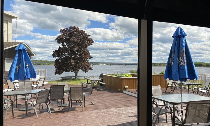 Miramichi Hotel | Travelodge by Wyndham Miramichi New Brunswick