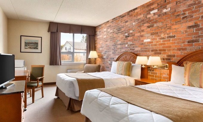 North Bay Hotel | Travelodge by Wyndham North Bay