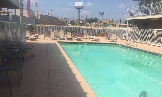 San Antonio Hotel | Travelodge by Wyndham San Antonio Lackland AFB North