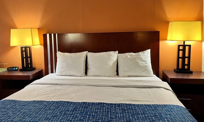 Seymour Hotel | Travelodge by Wyndham Seymour