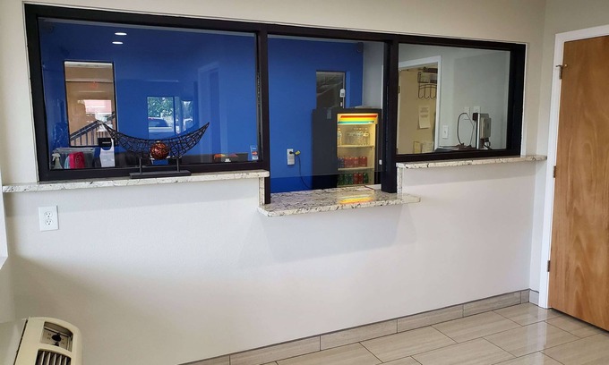 Westside Hotel | Travelodge by Wyndham Albuquerque West