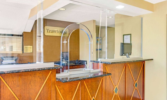 Downtown Hotel | Travelodge by Wyndham Silver Spring
