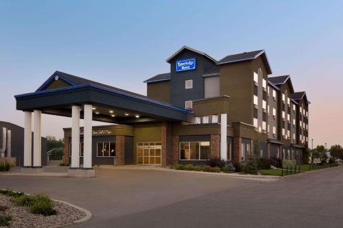 Weyburn Hotel | Travelodge Hotel by Wyndham Weyburn