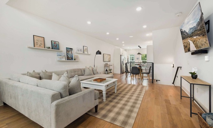 Downtown House | Traverse - Arts District - 0.4 to DT Bentonville