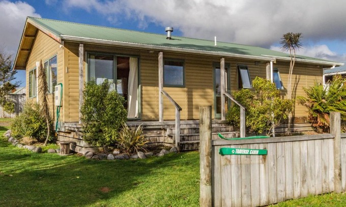 National Park Village House | Traverse Cabin - National Park Holiday Home