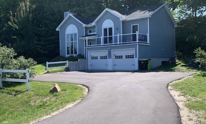 Traverse City House | Traverse City Bay - Private Frontage on Lakefront