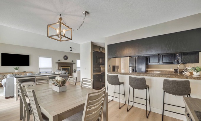 Acme Condo | Traverse City/golf/skiing/hiking/winery/snowboard