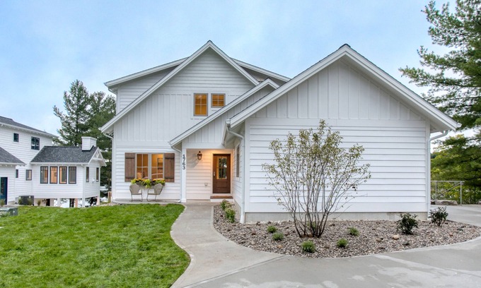 Mayfield House | Traverse City Lakemore Resort, New Luxury Lakefront Home on Arbutus Lake