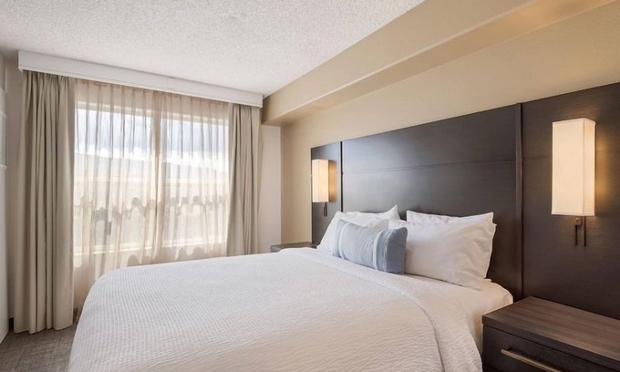 Reno/Tahoe Airport Resort | Traverse Fleischmann Planetarium and Science Center! Two Captivating Units!