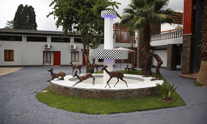 Kempton Park Hotel | Travetel OR Tambo Airport Hotel