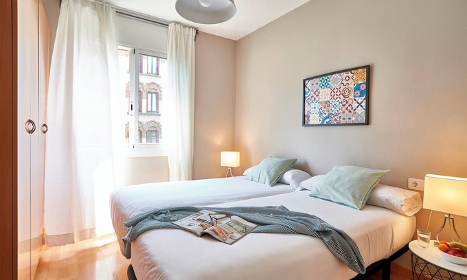 El Baix Guinardo Apartment | TRAVGRA4-1 · Confy 4 bedrooms flat in Eixample