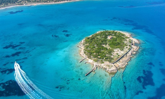 Karystos Villa | Treasure Island - Nine Bedroom Villa, Sleeps 20