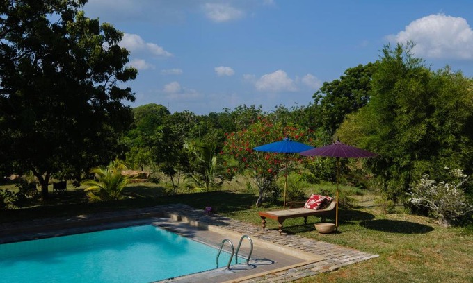 Kirinda-Puhulwella Bed & Breakfast | Treasure Rock