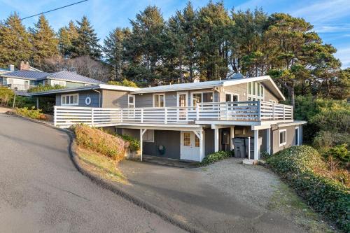 Neahkahnie Beach House | Treasure Rocks