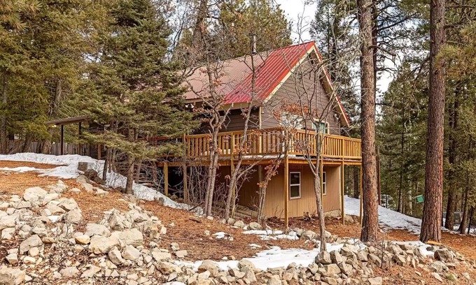 Cloudcroft House | Treasured memories - Serene mountain hideaway