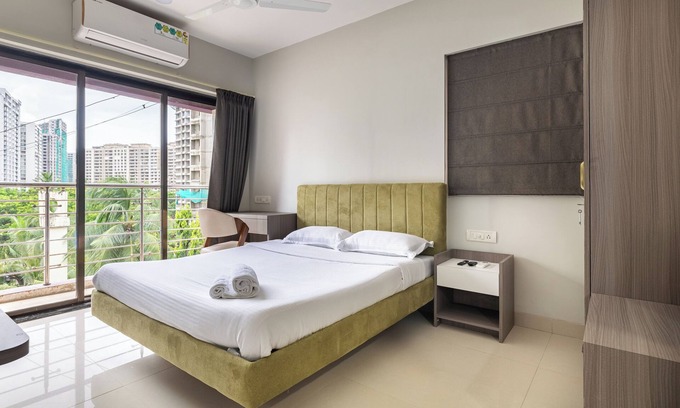 Bandra East Apartment | Treat Homes Service Apartment in BKC Sindhuratna 503