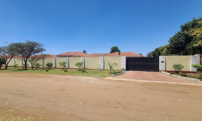 Harare House | Treat yourself to a unique home experience at Siyesita Guest House.