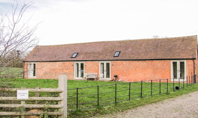 Eaton Mascott Cottage | TREE HOUSE BARN, pet friendly, with a garden in Shrewsbury
