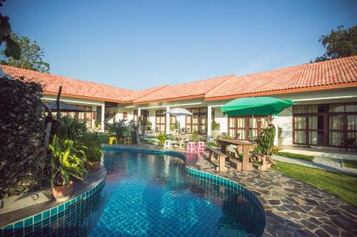 Rayong Resort | Tree Roots Retreat