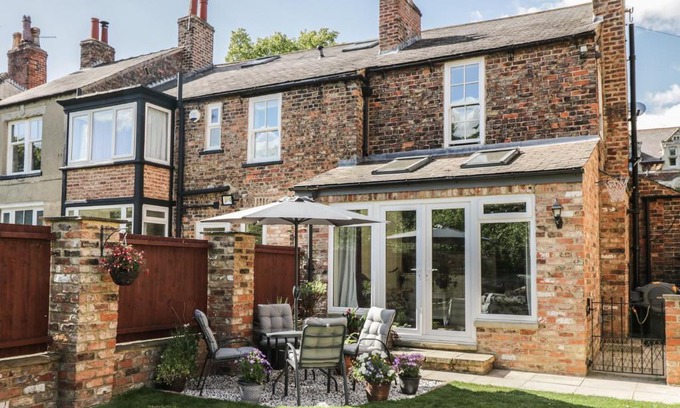 Ripon House | Tree Top Cottage