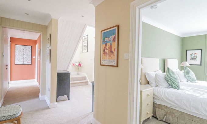 Newport House | TREE TOPS, pet friendly, with a garden in Newport, Pembrokeshire