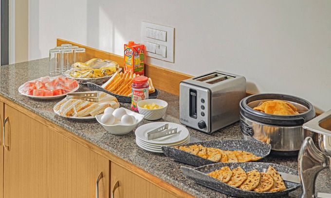 Grant Road Hotel | Treebo Anam International