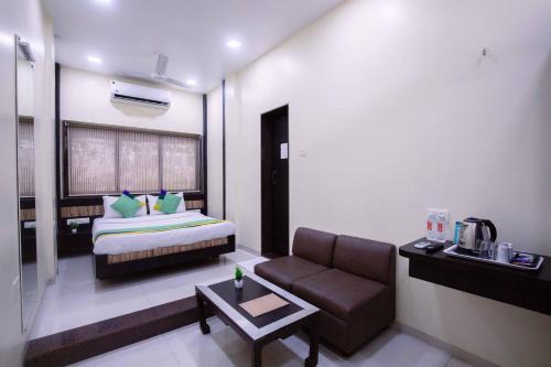 Parel Hotel | Treebo Hiramani Parel Lalbaug