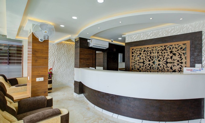 Kumbalam Hotel | Treebo Love Shore Residency, Near Lakeshore Hospital