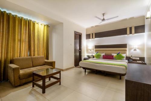 Sindhi Camp Hotel | Treebo Natraj - Jaipur