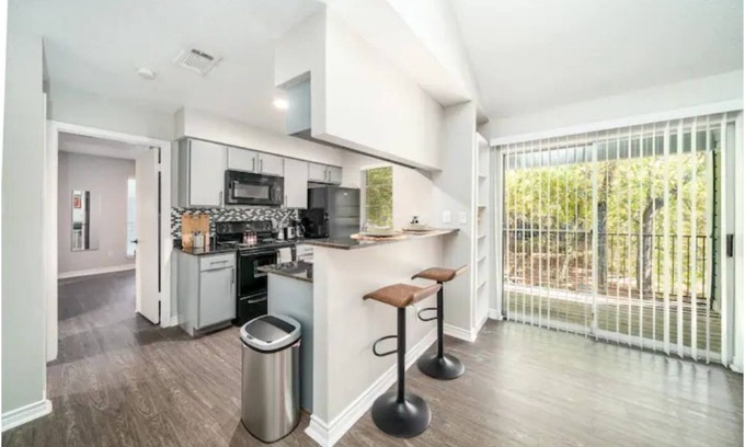 Parker Lane Apartment | Treehouse Canopy ~ South Austin ~ Work-Pro Friendly