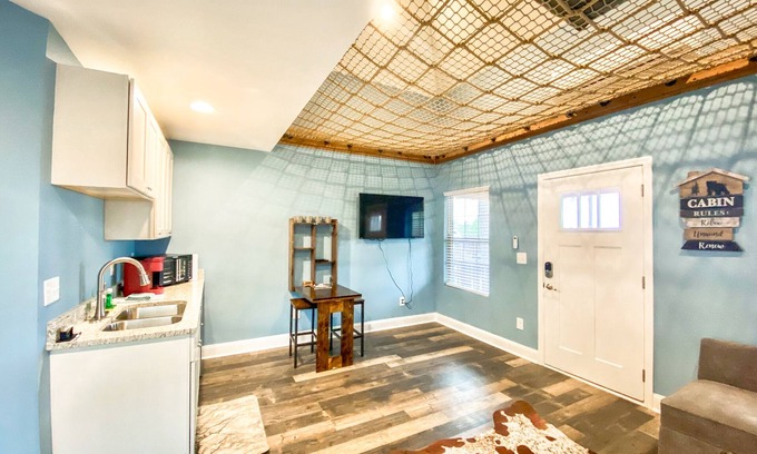 Clarks Hill House | Treehouse Getaway