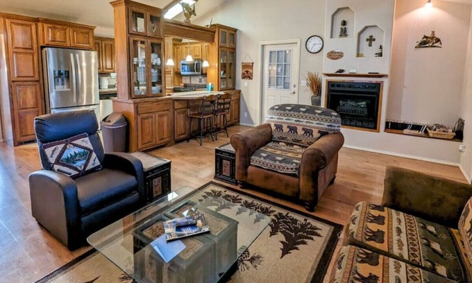 Davis House | Treehouse Hideaway- Your home away from home
