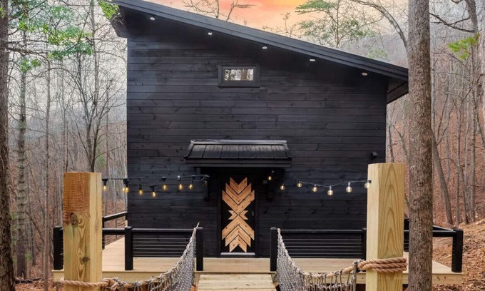 Asheville Cabin | Treehouse Log Cabin *Outdoor Tubs*Waterfall*Pets
