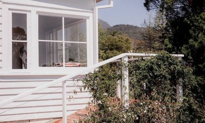 Lenah Valley House | Treelined retreat Lenah Valley