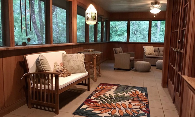 Micanopy House | Treetop artist retreat