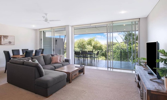Red Hill Apartment | Treetop Horizons Experience Red Hills Local Vibe