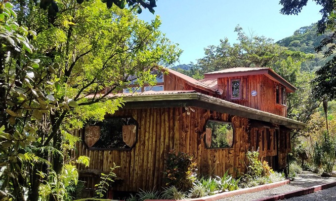 Monteverde House | Treetop House - Charming Artistic in the Canopy of Monteverde