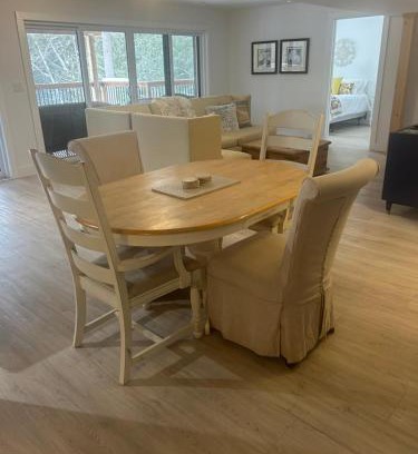 Haliburton Apartment | Treetop Suite