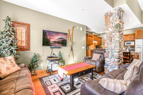 Big White Ski Resort House | Treetops Ski Luxury Townhouse