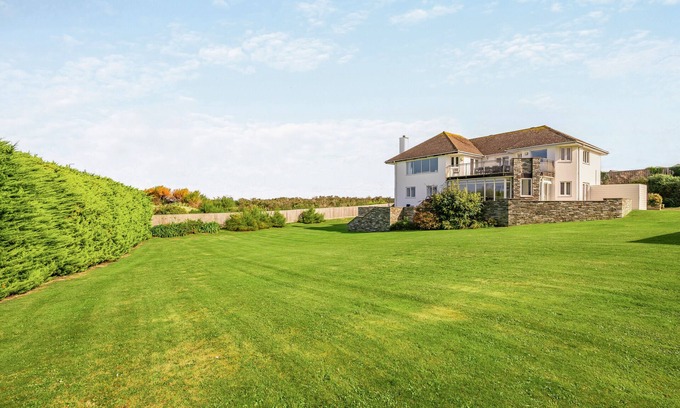 Constantine Bay House | Trefebus - Six Bedroom House, Sleeps 12