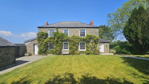 Ruan High Lanes House | Tregongon House