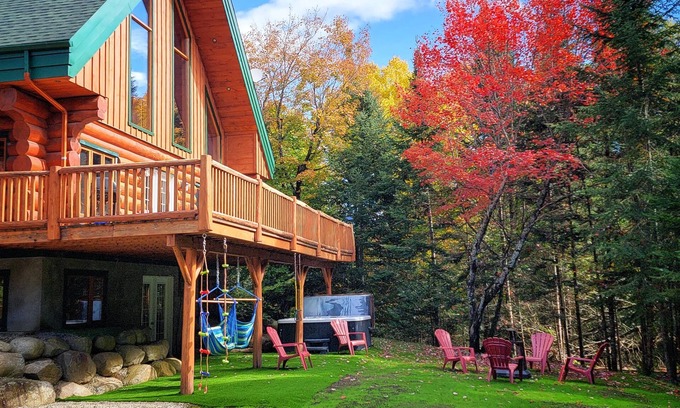 Lac Superieur Village Ski Chalet | ☆TREMBLANT SKI, Spa, fireplace, ♥ billiards, lake and river access