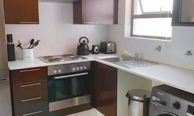 Lone Hill Apartment | Trendy 1 Bed Apartment - Secure and Private