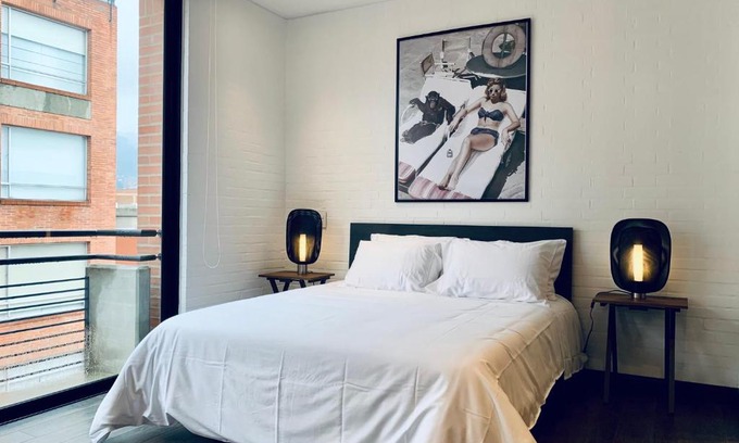 Antiguo Country Apartment | Trendy 1BR in Luxury Building, Parque Virrey