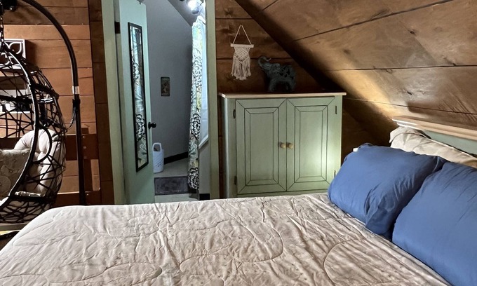 Bartonville Apartment | TRENDY BOHO LOFT APARTMENT